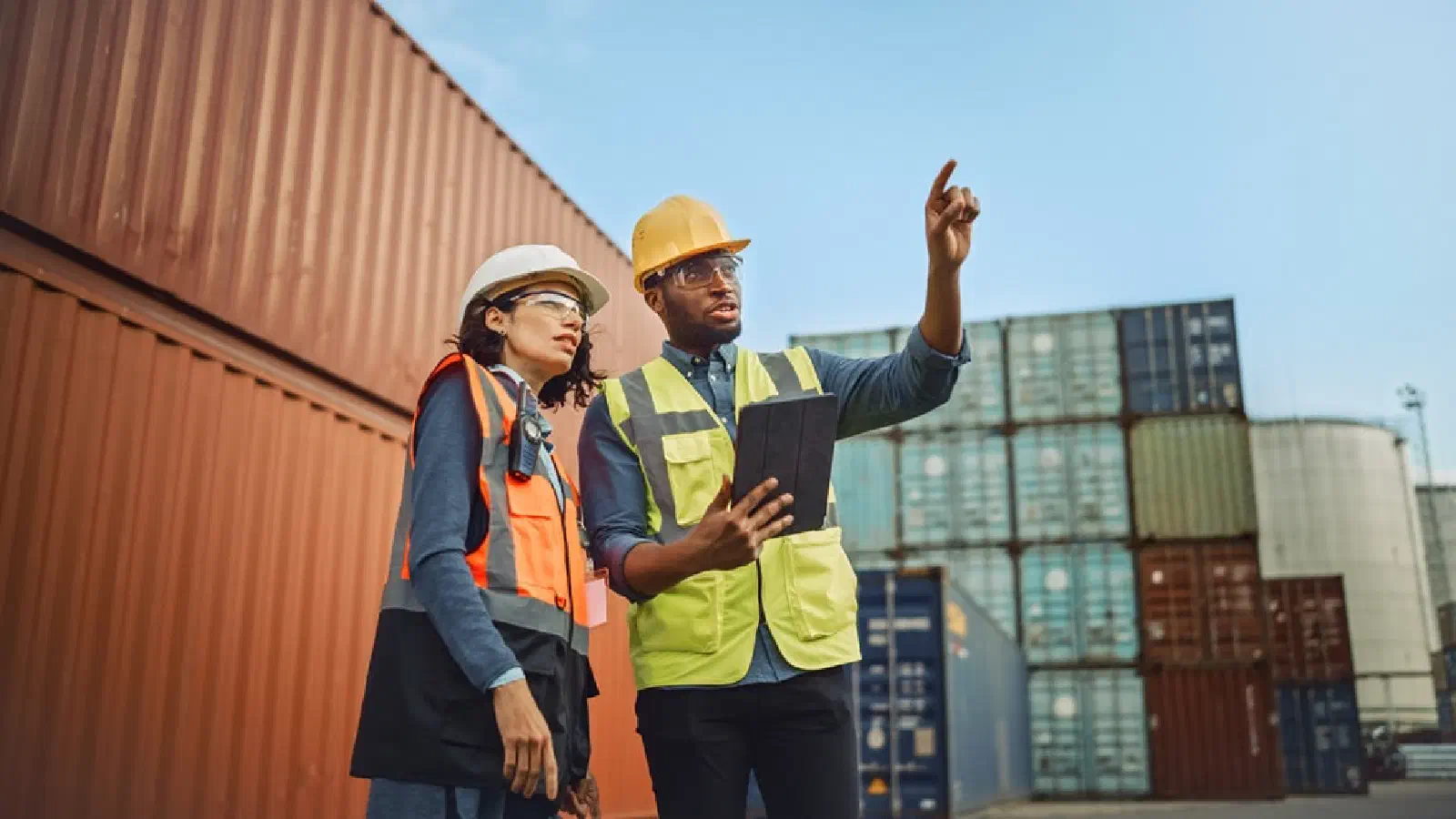 5 Benefits of Outsourcing Your Logistics Management: Managed Logistics Services 101 5 Benefits of Outsourcing Your Logistics Management: Managed Logistics Services 101