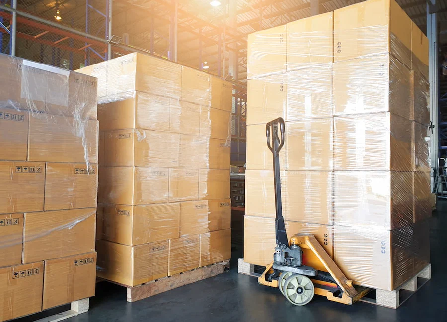 Loading a pallet