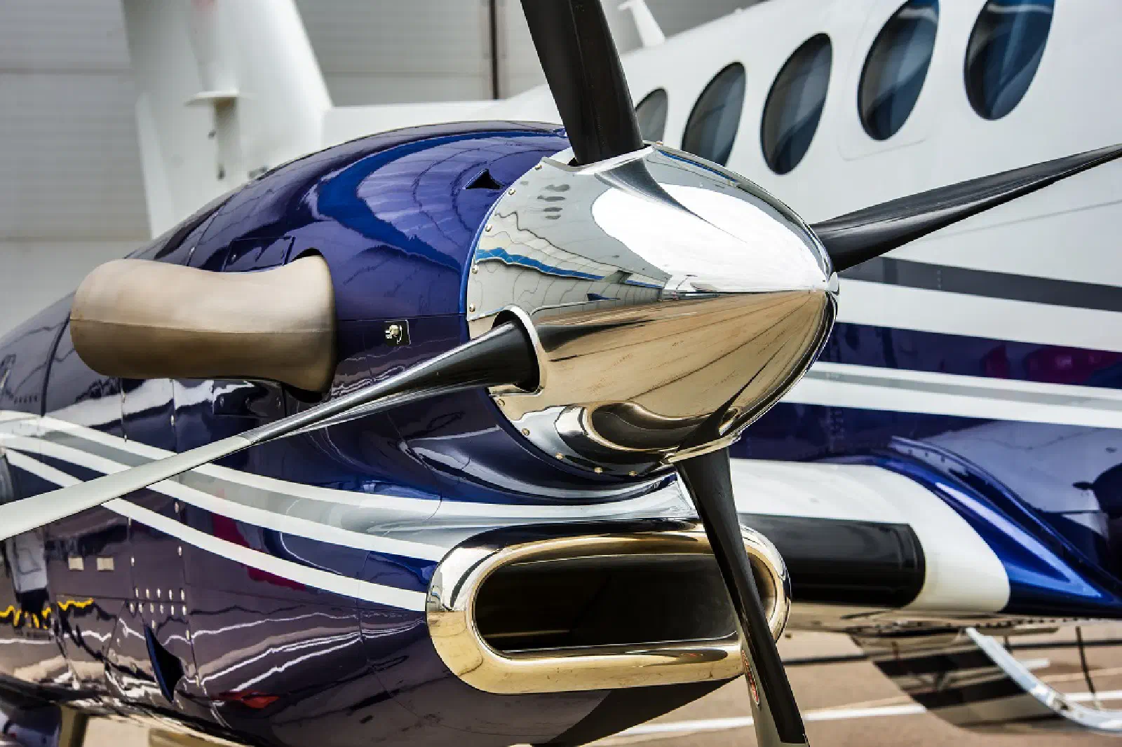 How to Properly Pack and Transport Airplane Propellers How to Properly Pack and Transport Airplane Propellers