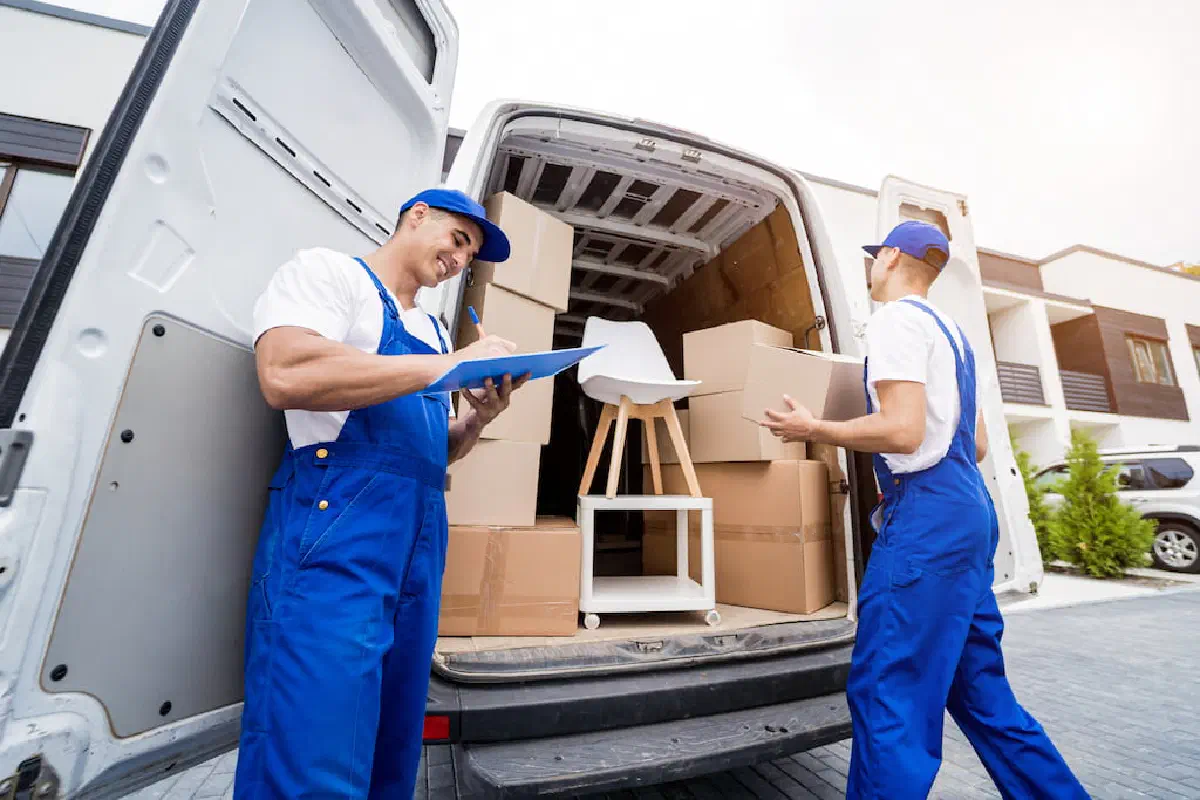 How to Ship Furniture: a Guide for Business Owners
