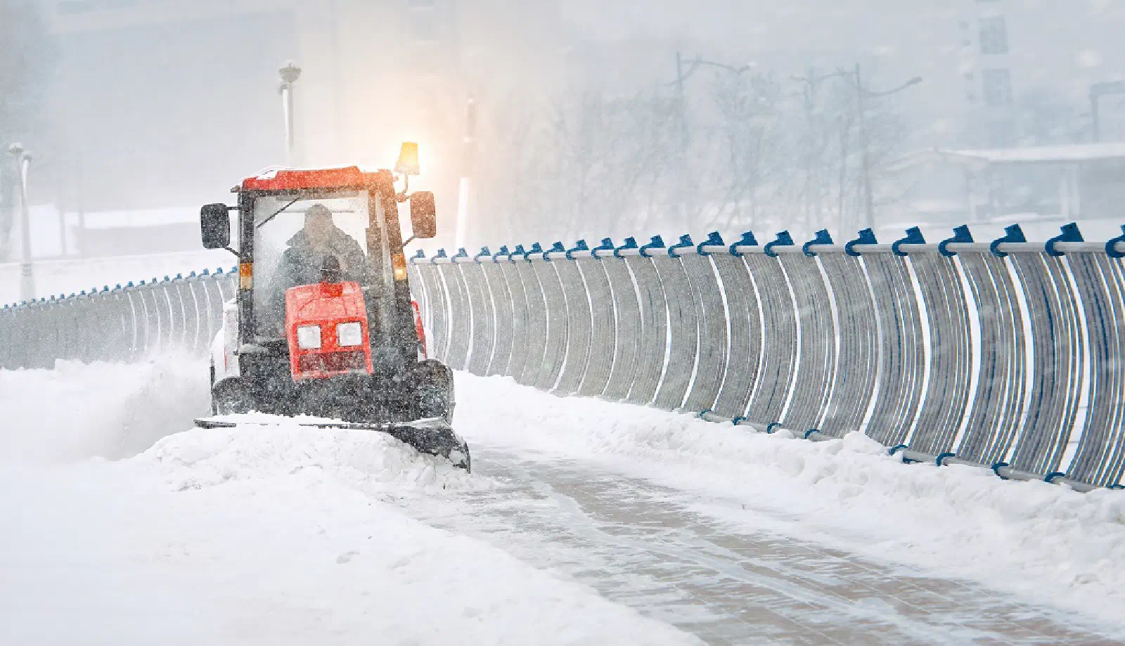 Snow Plow Hauling: A Complete Guide Snow Plow Hauling: A Complete Guide