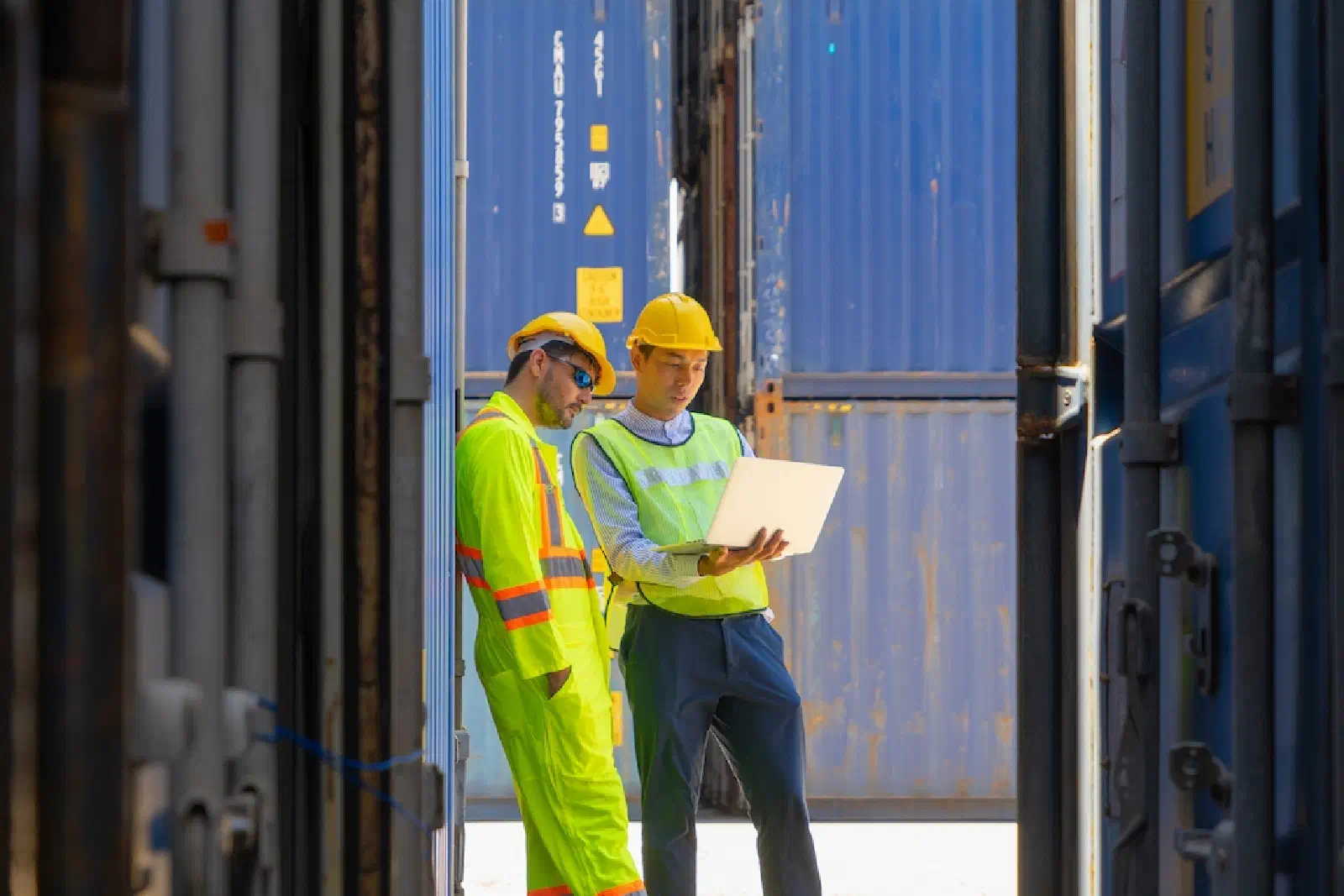 The Difference Between Consignor and Consignee in Freight Shipping The Difference Between Consignor and Consignee in Freight Shipping