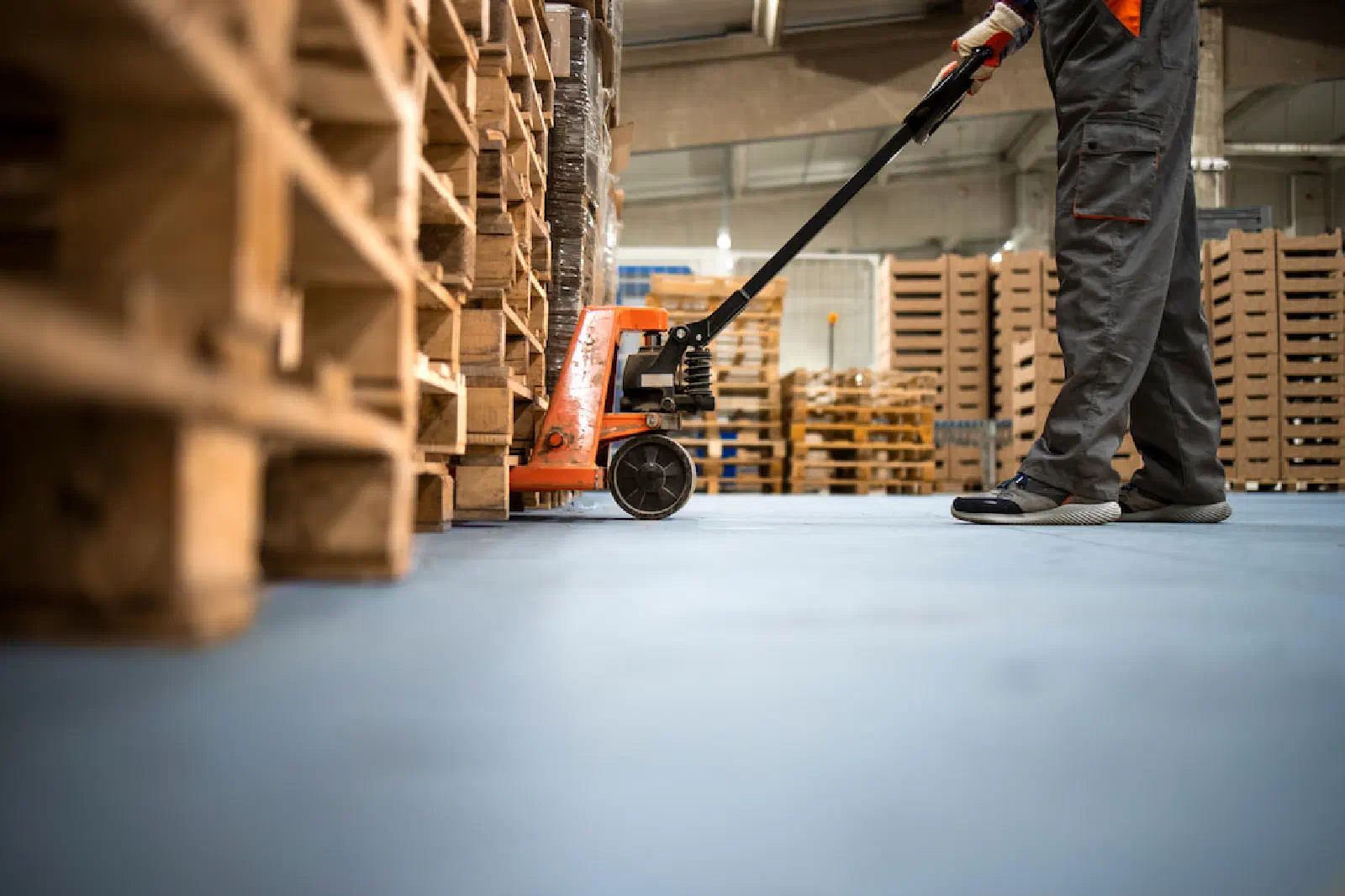 Warehousing 101: Skid vs Pallet Differences and Uses Warehousing 101: Skid vs Pallet Differences and Uses