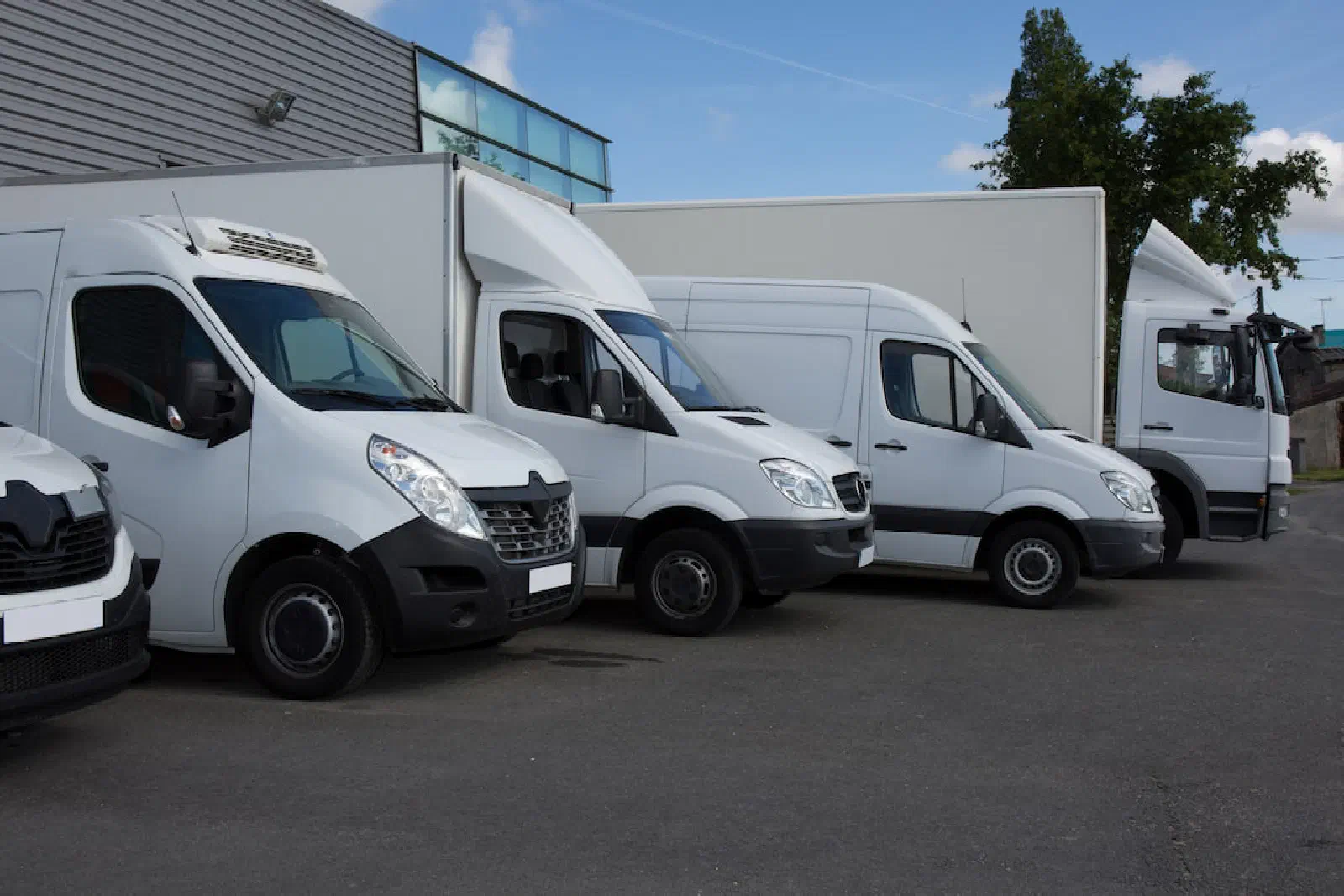 What Is a Box Truck and What Is a Box Cargo Van? Box Truck vs Cargo Van Differences What Is a Box Truck and What Is a Box Cargo Van? Box Truck vs Cargo Van Differences