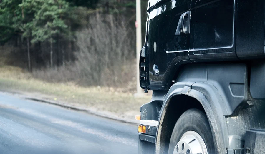 Difference Between LTL And Partial Shipping