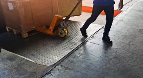 Short-term freight storage
